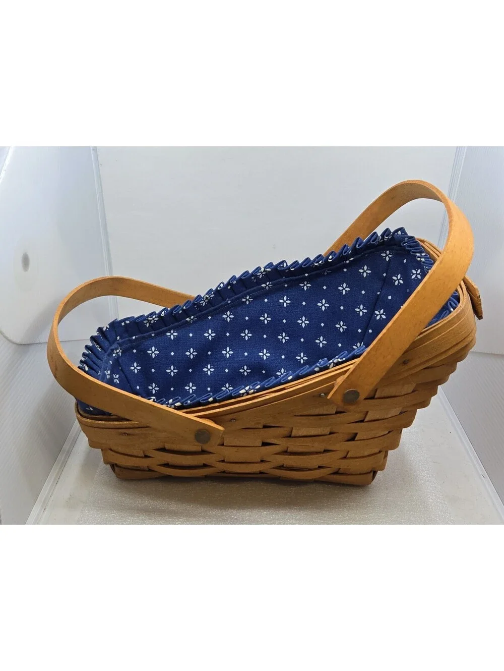 1990 LONGABERGER Medium Vegetable Basket w/Handles & Blue Fabric Liner No Insert